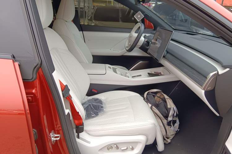 Used ONVO L60 2024 60 kWh Rear-Drive Version
