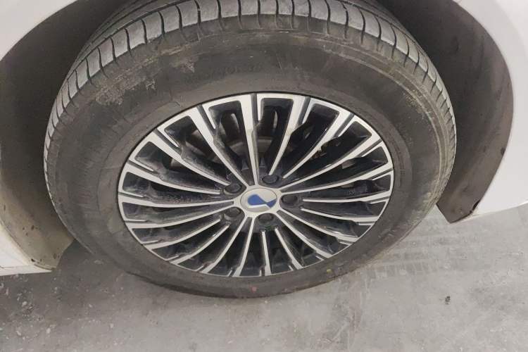 Used Denza D9 2022 DM-i 970 Four-Wheel Drive Flagship Model
