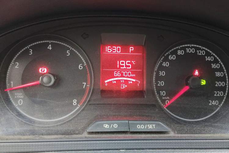 Used Volkswagen Santana 2018 1.5L Automatic Fashion Edition Odometer Close Up