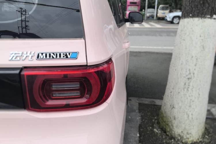 Used Wuling Hongguang MINIEV 2021 Macaron Fashion Model Lithium Iron Phosphate Right Rear Taillight