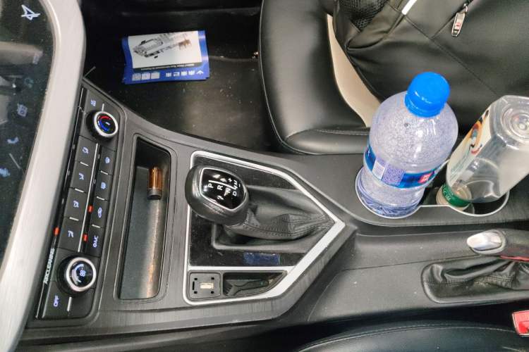 Used Geely Auto Vision 2020 Revised Version 1.5L CVT Asian Games Edition Gear Lever