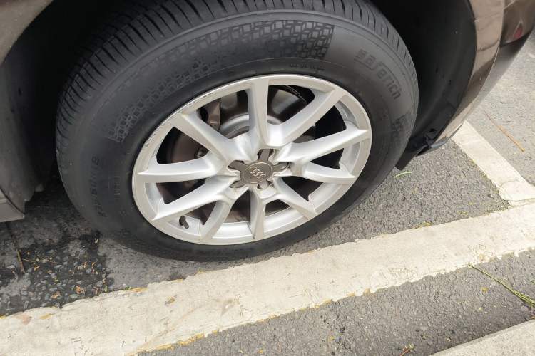 Used Audi Q5 2016 40 TFSI Trendy Edition Right Front Wheel Hub