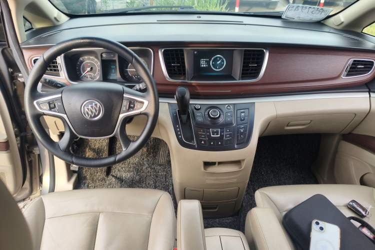 Used Buick GL8 2018 28T Luxury Model China VI Standard Center Console