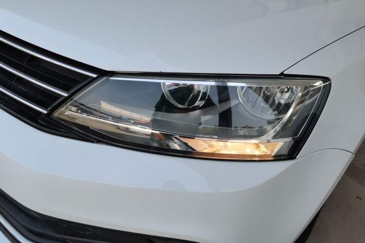 Used Volkswagen Sagitar 2015 1.6L Manual Comfort Model