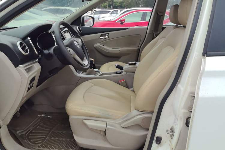 Used Venucia T70 2015 1.6L Manual Ruixing Edition Left Front Seat
