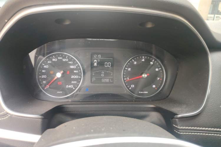 Used Roewe RX5 2019 20T Two-Wheel Drive Automatic 4G Connected Platinum Edition Instrument Cluster