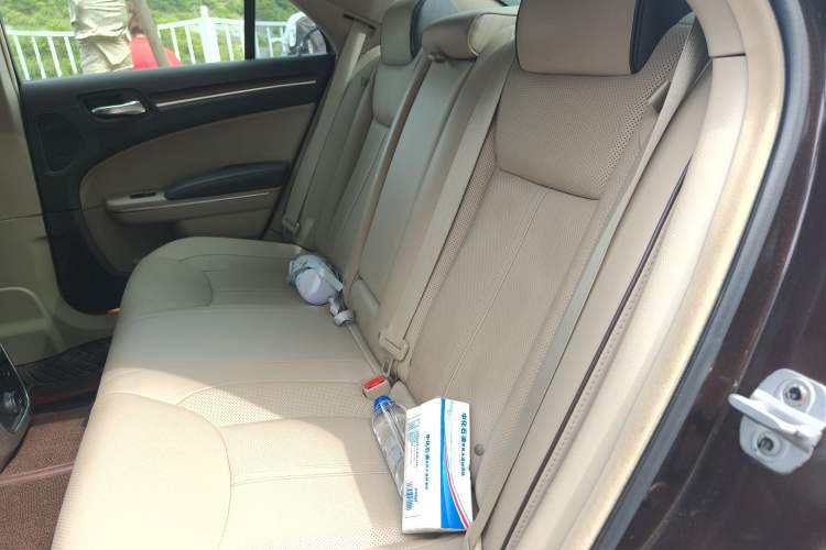 Used Chrysler 300C 2013 3.6L Premium Edition
