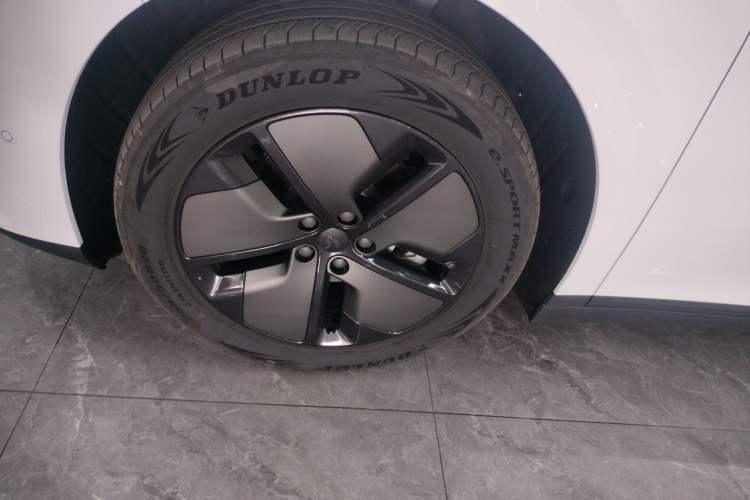 Used Li Auto i6 2025 Model Two-Wheel-Drive Standard Type