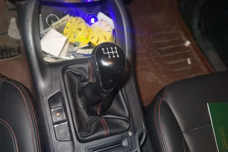 Used CHANGAN CS75 2014 2.0L Manual Luxury Version China V Standard