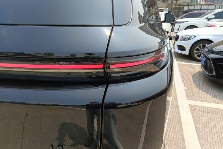 Used Li Auto L8 2023 Pro Model Exterior 3