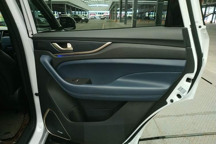 Used Oshan COS1 2018 1.5T Automatic Smart 7-Seater