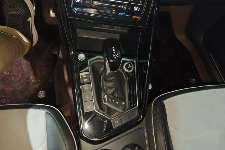 Used Volkswagen Tayron X 2020 330TSI Two-Wheel Drive Luxury Smart Connectivity Version Gear Lever