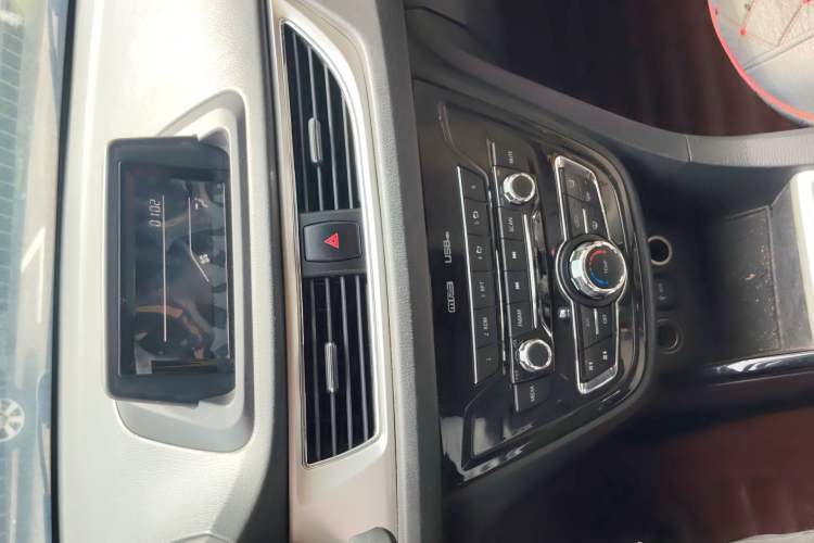 Used CHANGAN Alsvin V7 2015 1.6L Manual Joyride Model China IV Standard