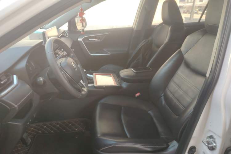 Used Toyota RAV4 2021 2.0L CVT Two-Wheel Drive Fashion PLUS Edition