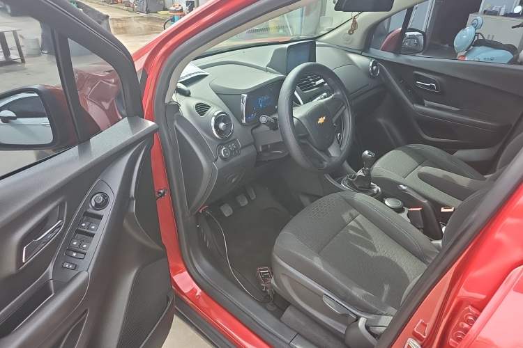 Used Chevrolet Trax 2016 1.4T Manual Two-Wheel Drive Comfort Version with Sunroof