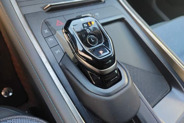 Used Ford Edge 2023 Ford Explorer L 2.0T EcoBoost Two-Wheel Drive 7-Seater Luxury Model