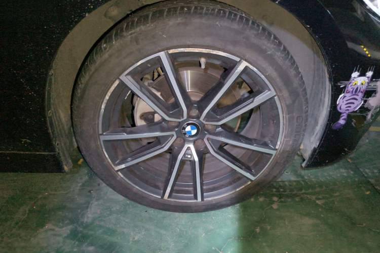Used BMW 3 Series 2021 320Li M Sport Package Right Front Wheel Hub