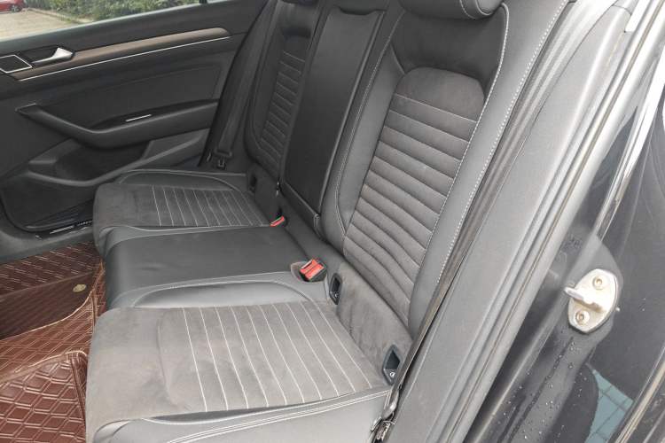 Used Volkswagen Magotan 2020 380TSI DSG Luxury Version Left Rear Seat