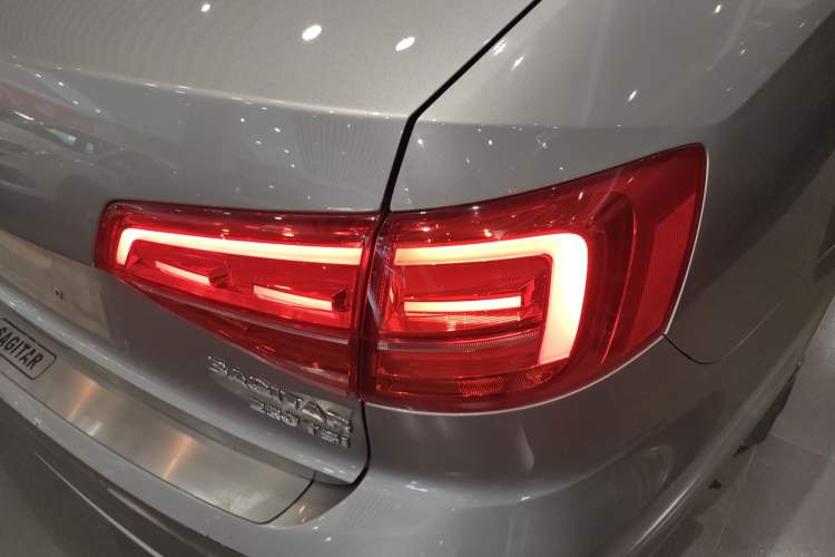 Used Volkswagen Sagitar 2015 230TSI Automatic Comfort Version Exterior 3