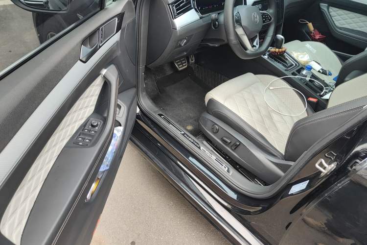 Used Volkswagen Magotan 2023 2 Million Units Limited Edition 330TSI DSG Leading Version