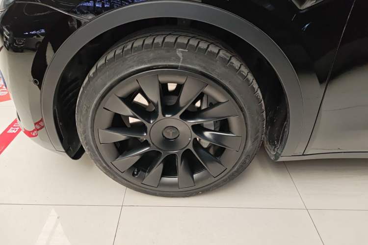 Used Tesla Model Y 2021 Long-Range All-Wheel-Drive Version