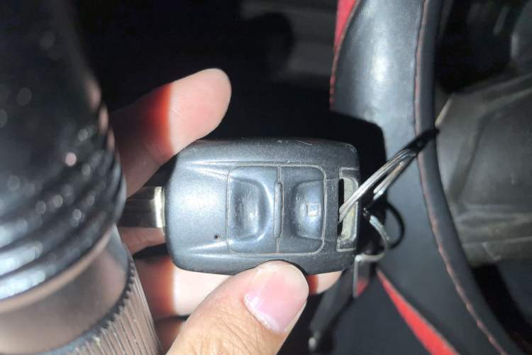 Used Wuling Rongguang V 2016 1.5L Standard Version
