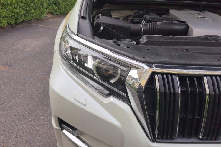 Used Toyota Prado 2019 3.5L Automatic TX-L Deluxe Edition with Rear-Mounted Spare Tire Right Front Headlight