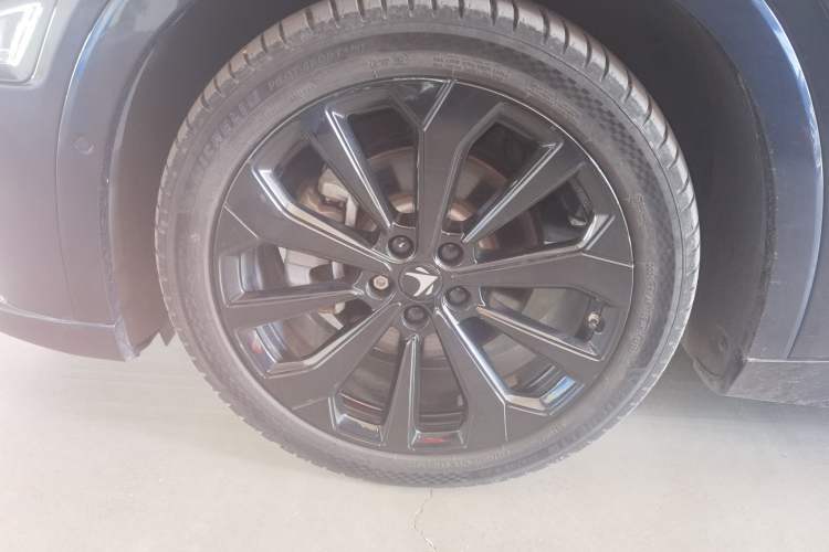 Used ARCFOX Alpha S 2022 HI Version Advanced Edition Left Front Wheel Hub