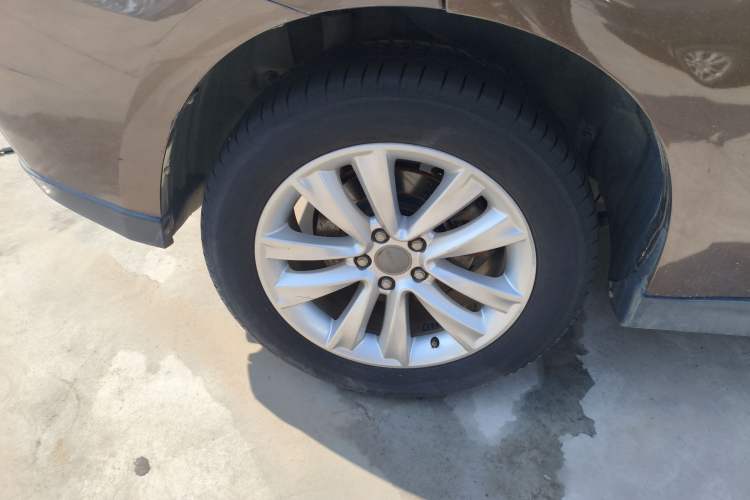Used Haval H2 2016 Red Label 1.5T Manual Two-Wheel Drive Elite Model
