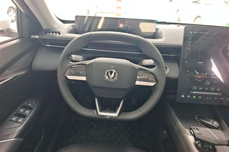 Used CHANGAN Eado 2025 Blue Whale 1.5T 500Bar Prestige Model
