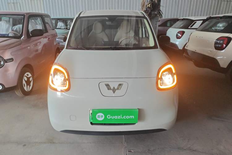 Used Wuling Hongguang MINIEV 2025 Four-Door Version Premium Edition Front