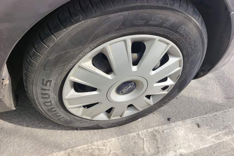 Used Ford Focus 2011 Sedan 1.8L Manual Classic Model
