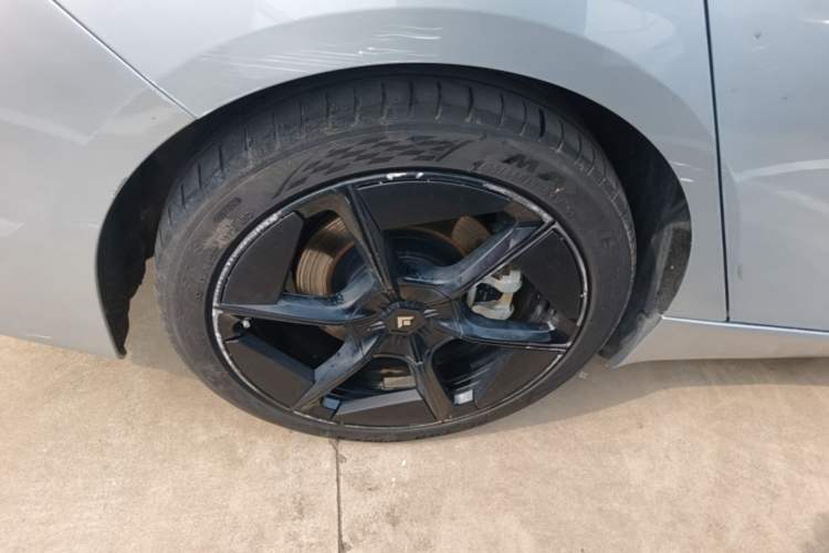 Used Hyptec GT 2023 560 Rear-Drive Tech Edition Right Rear Wheel Hub