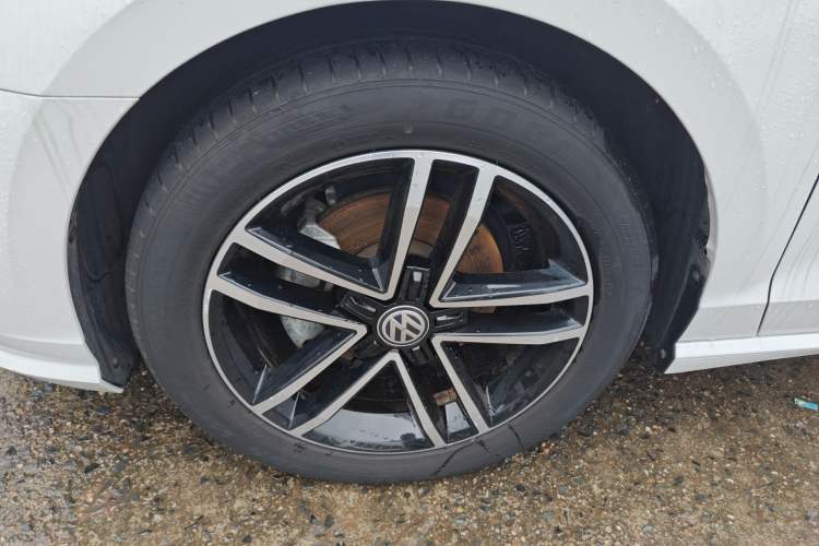 Used Volkswagen Lamando 2019 280TSI DSG Comfort Edition China VI standard Left Front Wheel Hub