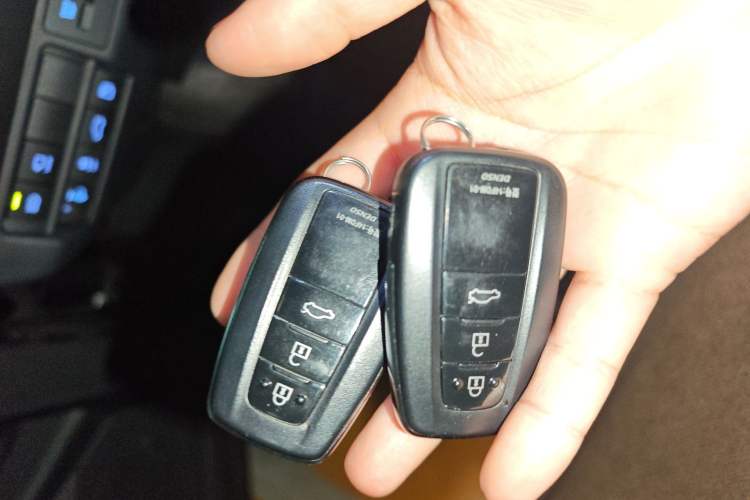 Used Toyota Avalon 2023 Dual-Motor 2.5L XLE Prestige Edition Vehicle Key