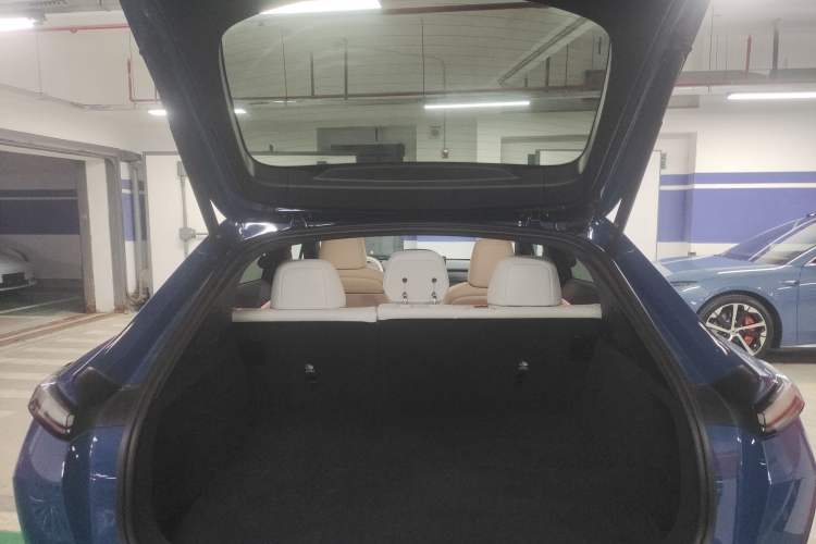 Used ONVO L60 2024 60 kWh Rear-Drive Version