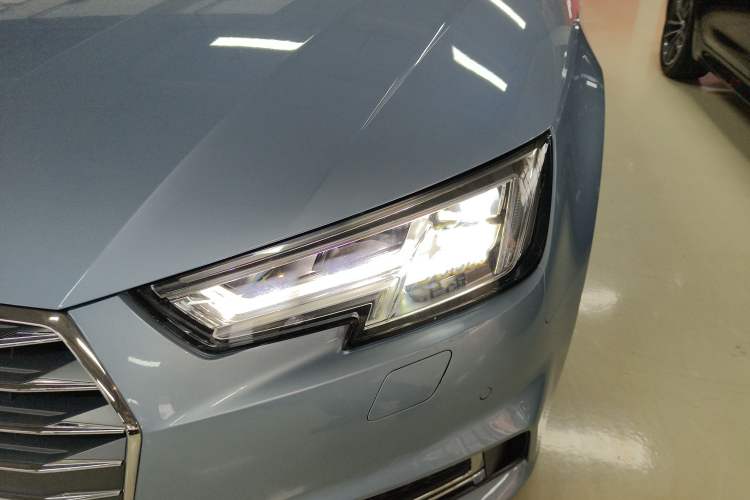 Used Audi A4L 2018 30th Anniversary Edition 40 TFSI Fashion Model
