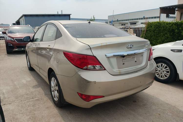 Used Hyundai Verna (older generation) 2014 1.4L Manual Smart GLS Trim
