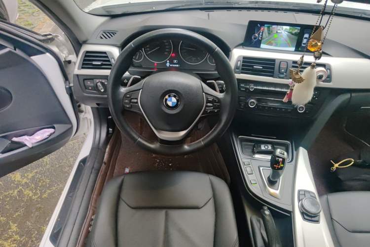 Used BMW 3 Series 2015 320Li Luxury Edition Fashion Model Steering Wheel