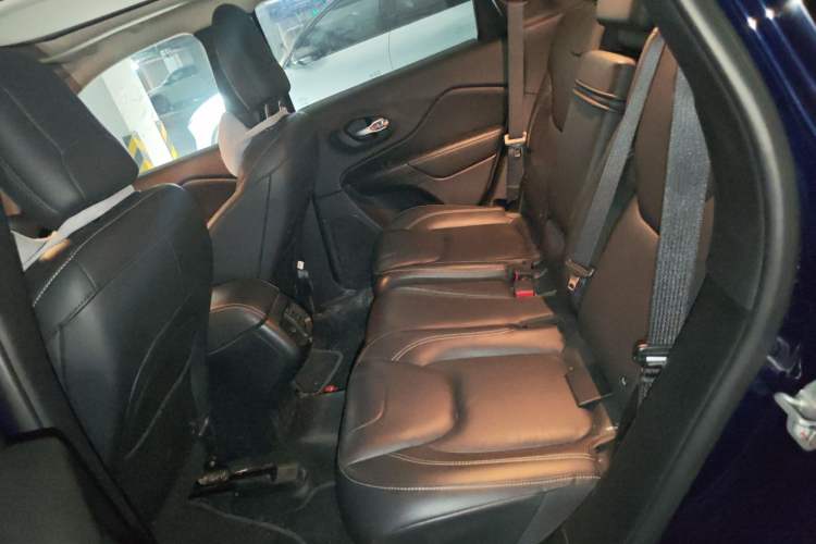Used Jeep Cherokee 2017 2.4L Leading Smart Edition Left Rear Seat