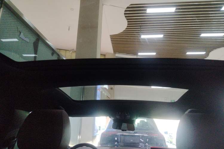 Used Mercedes-Benz GLB 2024 GLB 200 Dynamic Edition Headliner