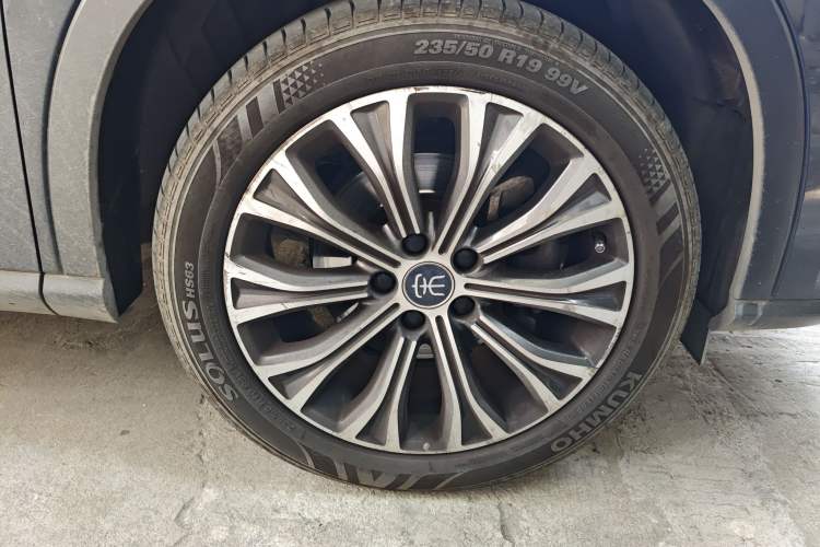 Used BYD Song Pro New Energy 2019 DM 1.5T Four-Wheel Drive Performance Edition Flagship Model Right Front Wheel Hub