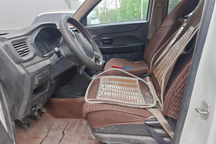 Used Wuling Hongguang V 2019 1.5L Base Version China VI LAR
