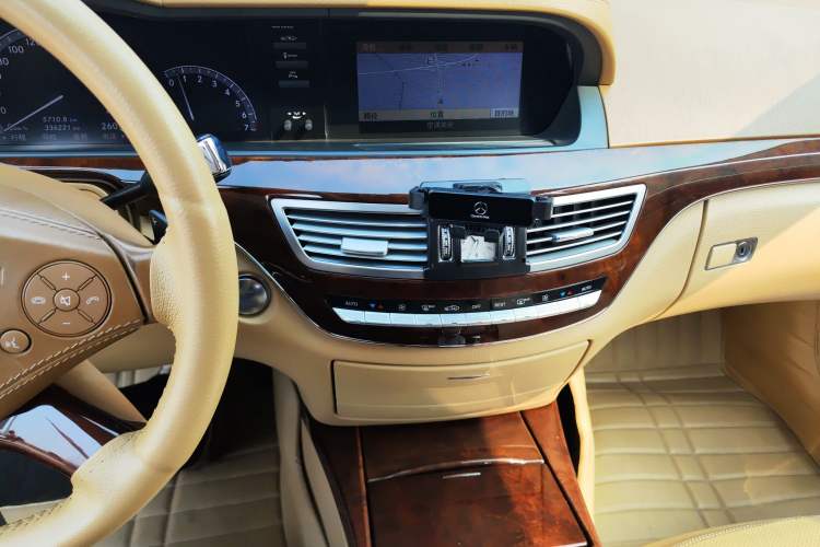 Used Mercedes-Benz S-Class 2012 S 350 L Grand Edition Audio And AC Panel