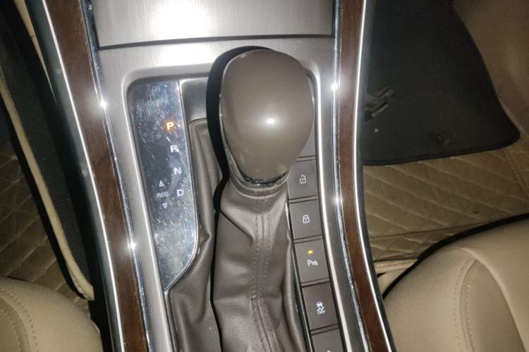 Used Roewe e950 2017 50T Hybrid Connected Executive Edition
