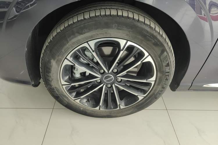 Used Roewe iMAX8 2022 400TGI Prestige Edition
