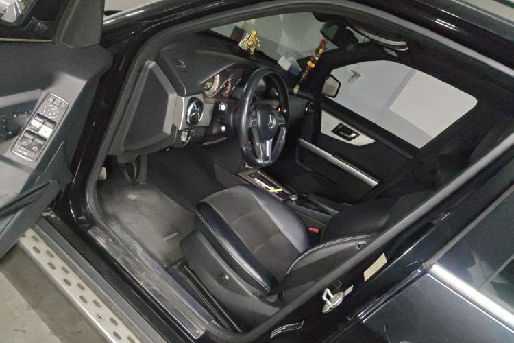 Used Mercedes-Benz GLK-Class 2015 GLK 260 4MATIC Dynamic Edition Ultimate Version
