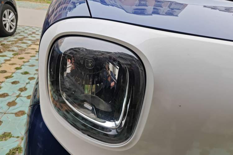 Used Bestune Pony 2025 222km Range Agile Horse Right Front Headlight