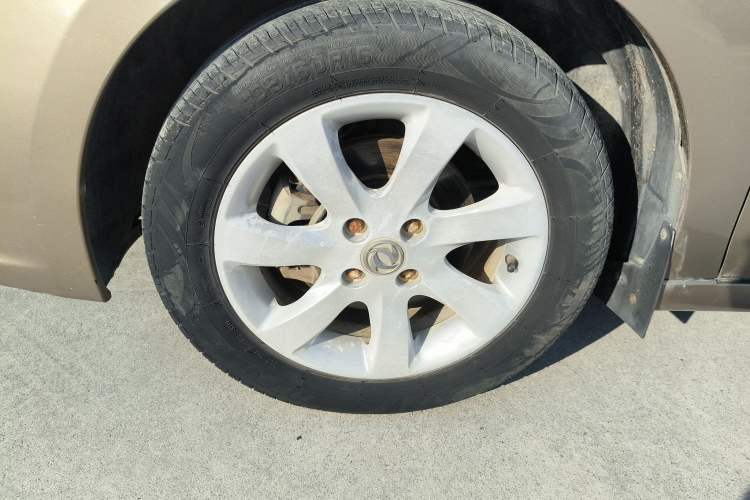 Used Dongfeng Aeolus A60 2012 1.6L Manual Luxury Model
