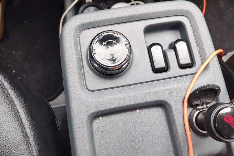 Used Wuling Yangguang 2025 Model 400km Bus Edition—Comfort Edition Gear Lever